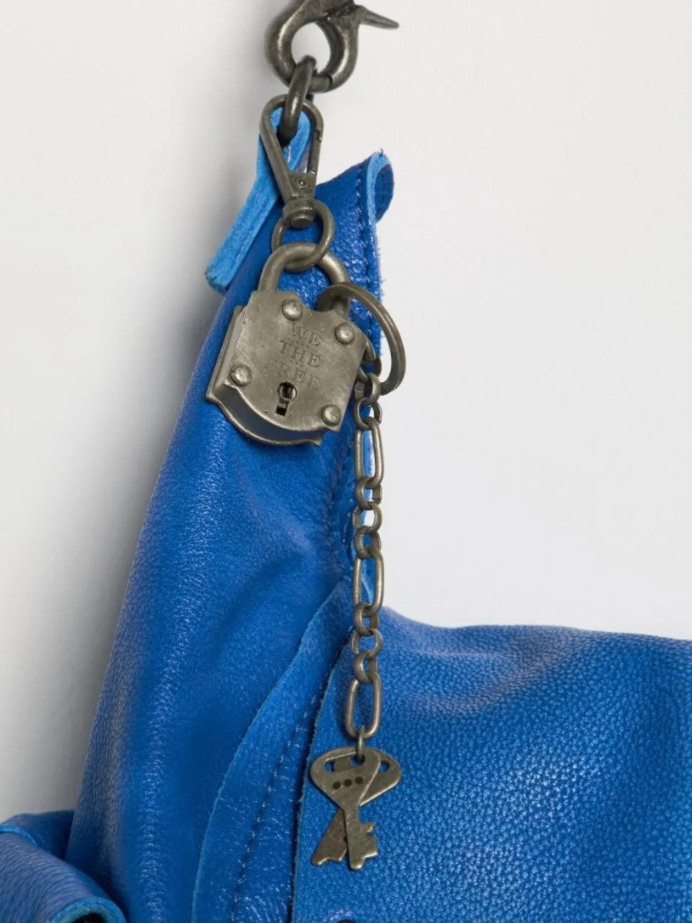 FREE PEOPLE We The Free Leigh Distressed Hobo / Sapphire